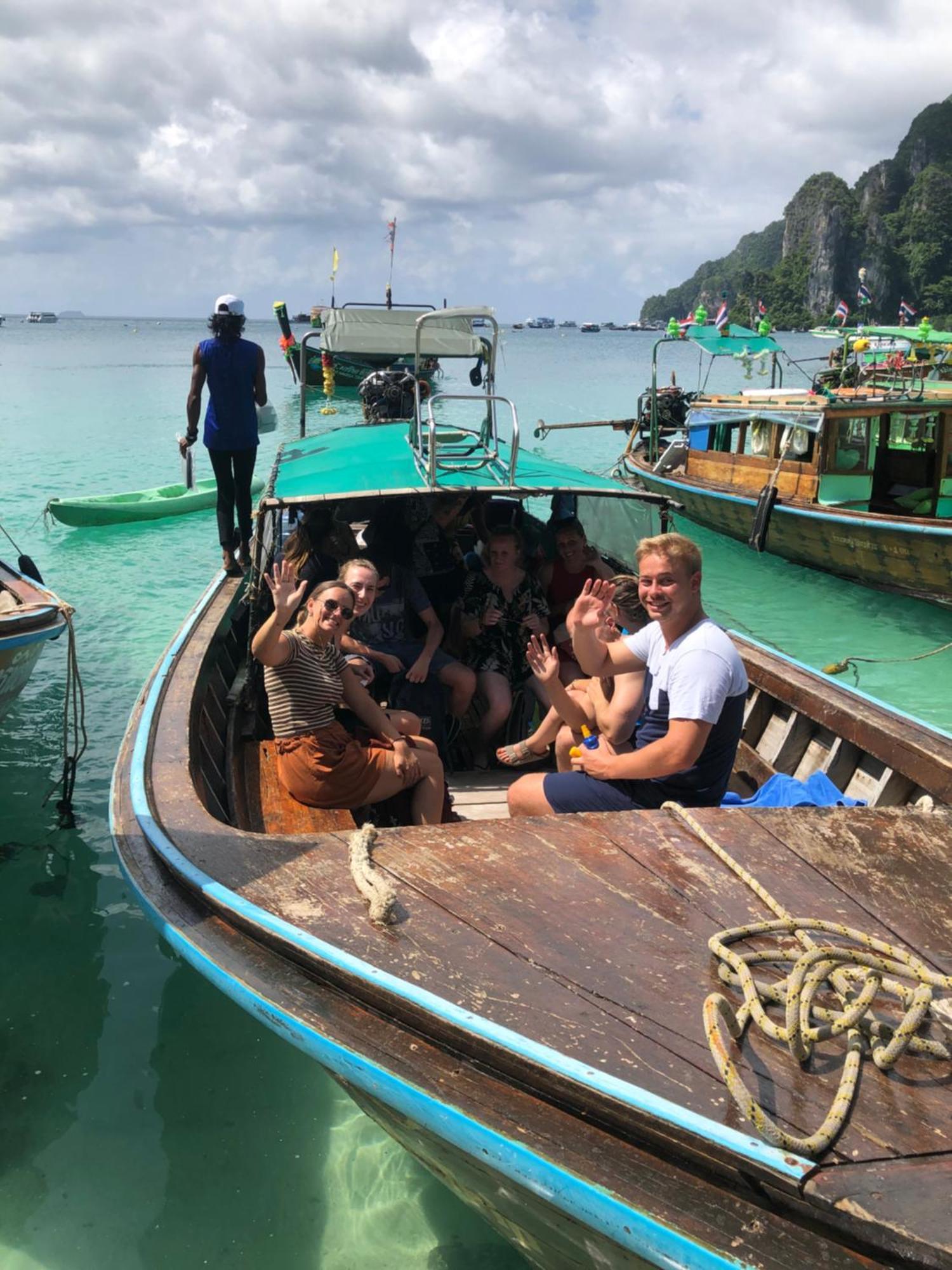 Sweed Dee Hostel Phi Phi-eilanden Buitenkant foto