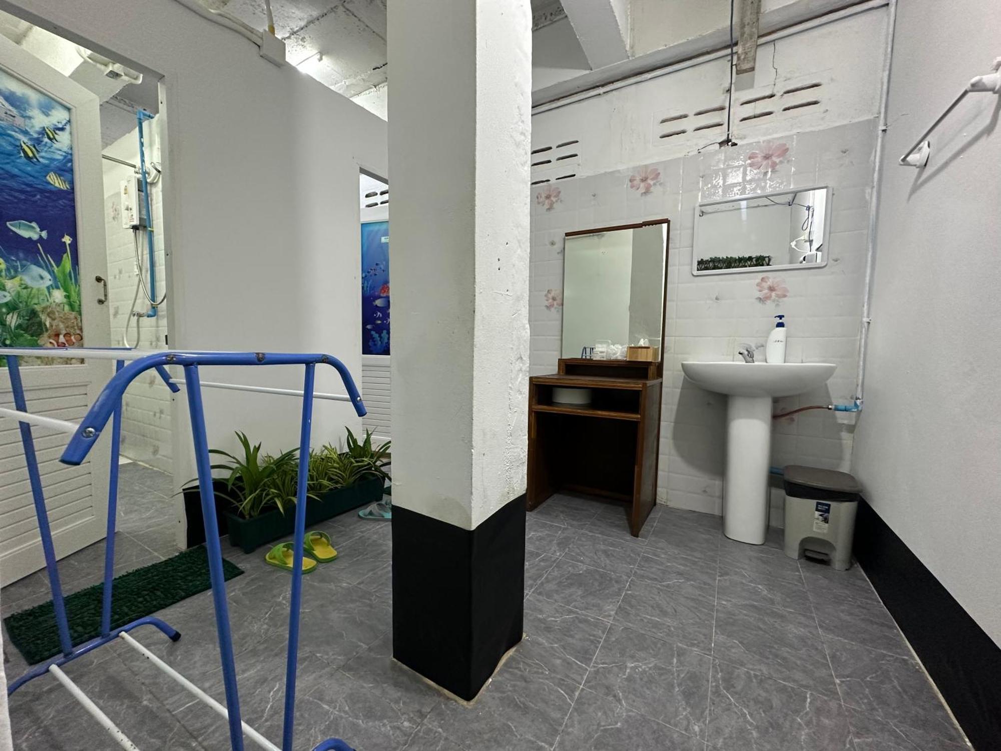 Sweed Dee Hostel Phi Phi-eilanden Buitenkant foto