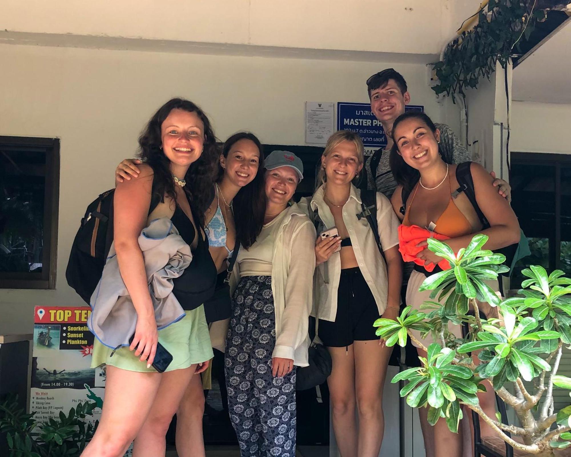 Sweed Dee Hostel Phi Phi-eilanden Buitenkant foto